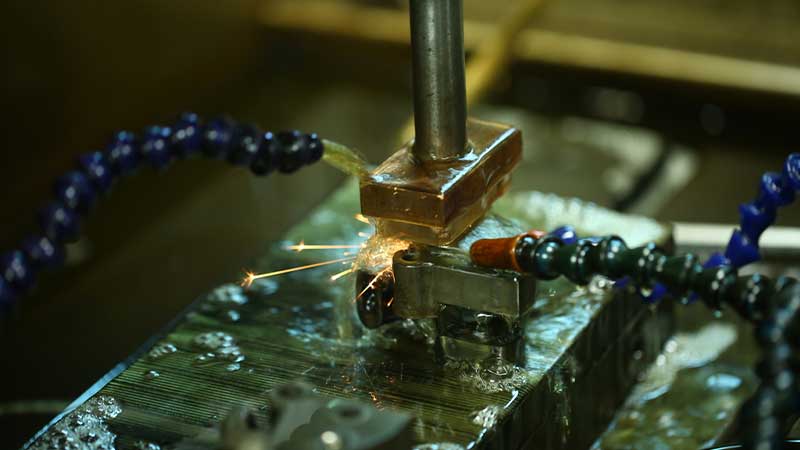 壳牌、美孚、加德士：润滑科技，守护每一次启动